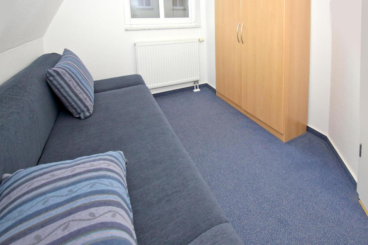 Hafennahe Ferienwohnung Mit Balkon Und Meerblick - Hafenhaeuser Wiek Wohnung 13 Wiek auf Rügen Exteriör bild
