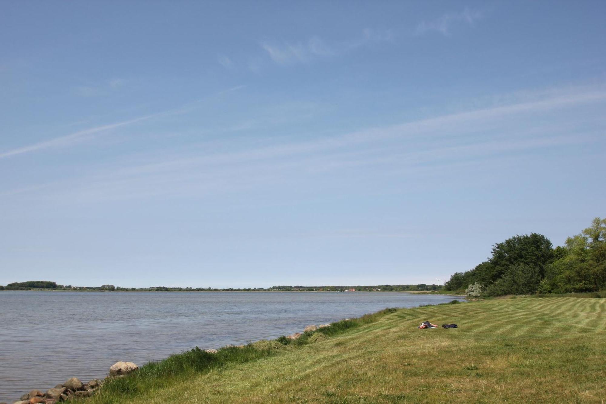 Hafennahe Ferienwohnung Mit Balkon Und Meerblick - Hafenhaeuser Wiek Wohnung 13 Wiek auf Rügen Exteriör bild